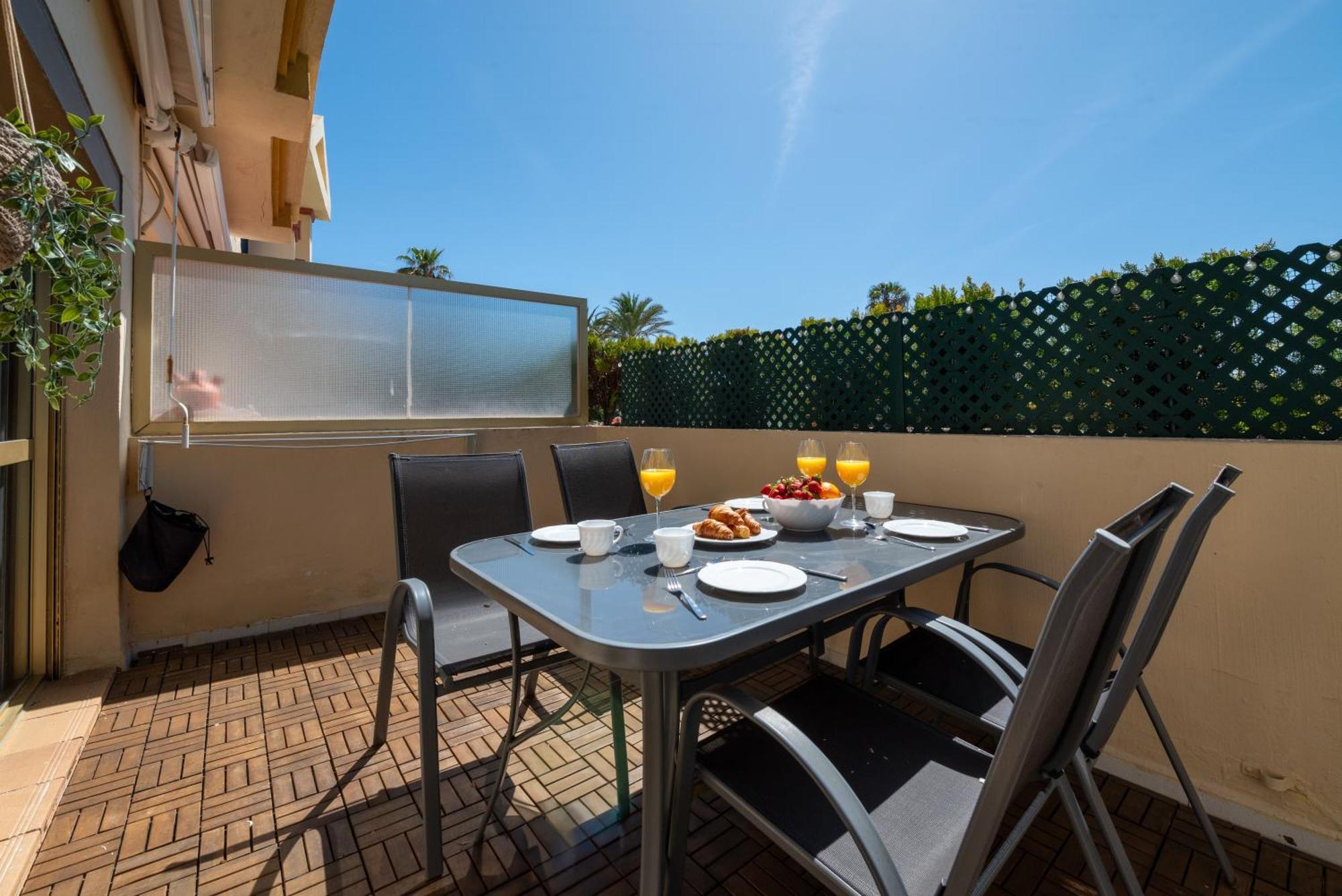 Oleholidays 1106 Romana Playa Primera Linea Playa Marbella